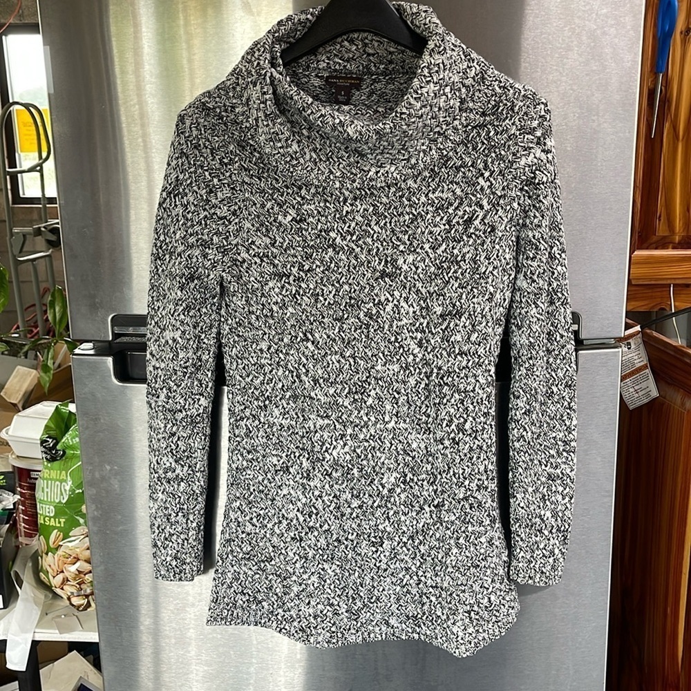 Dana Buchman Cowl neck sweater long sleeve women’s sz S black&white knit weave